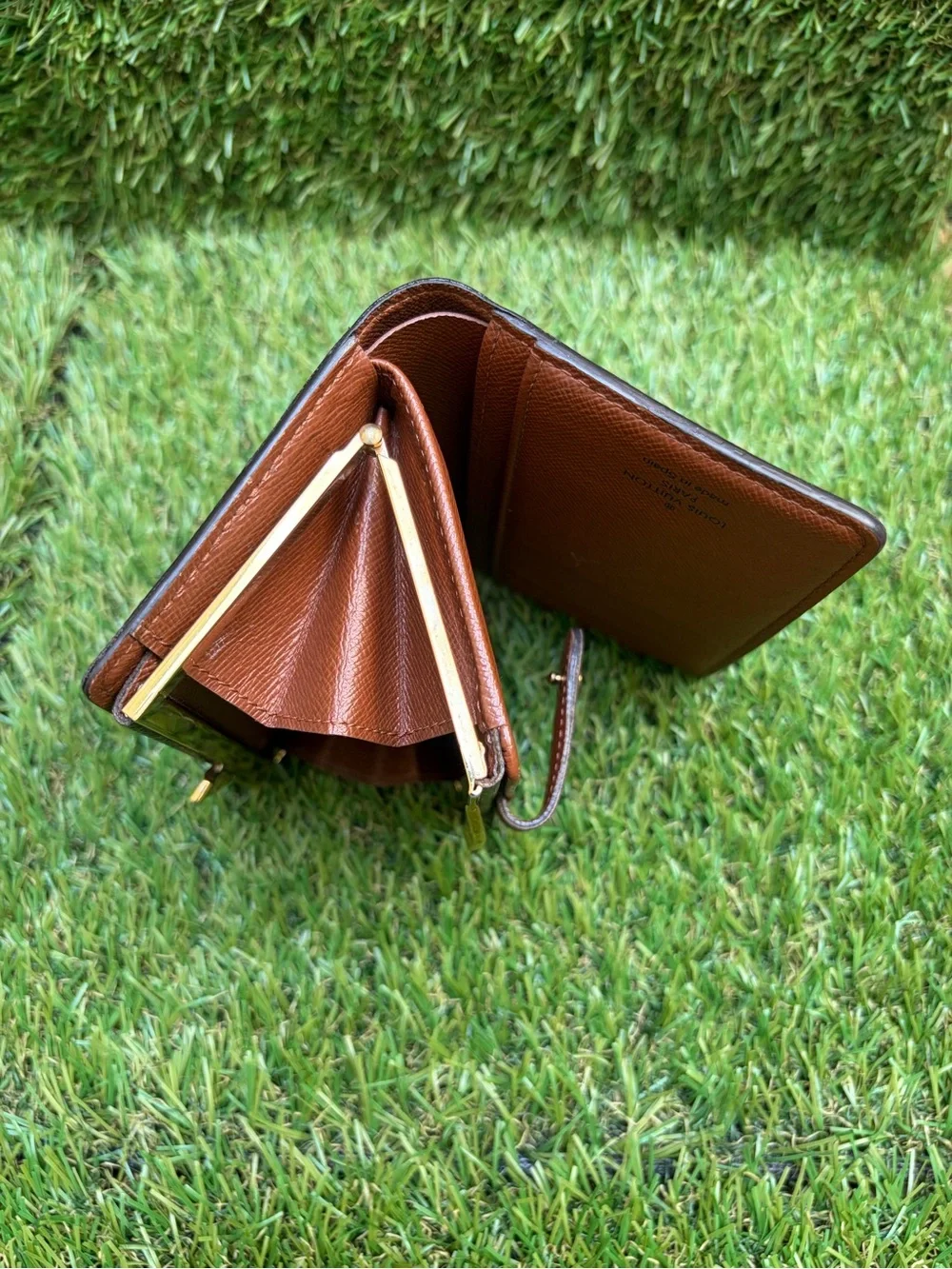 Vintage Louis Vuitton Monogram Kiss-Lock Wallet